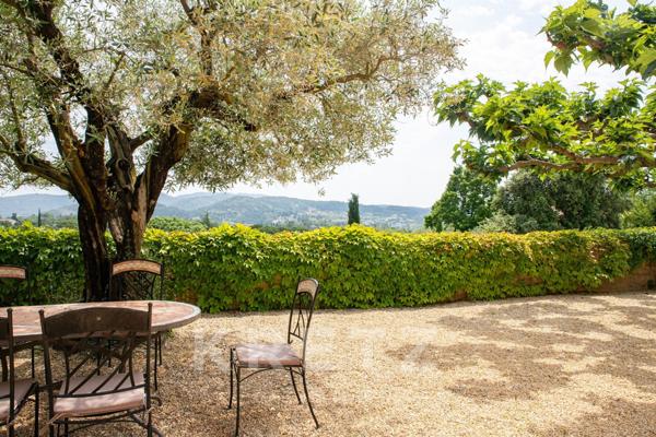 Très grande propriété d'exception - hameau privé à Vaison-La-Romaine