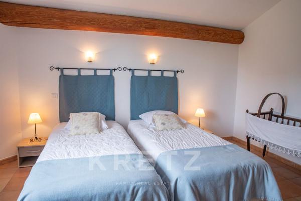 Très grande propriété d'exception - hameau privé à Vaison-La-Romaine