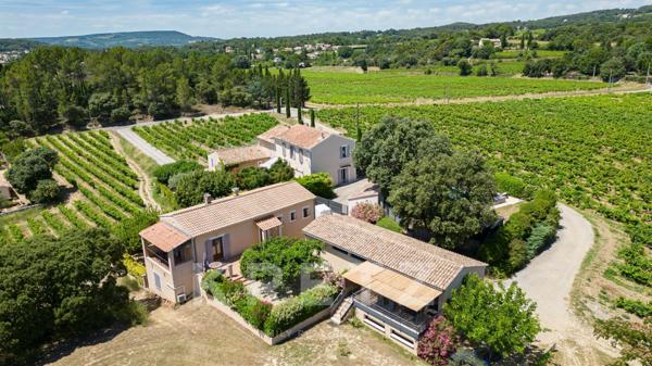 Très grande propriété d'exception - hameau privé à Vaison-La-Romaine