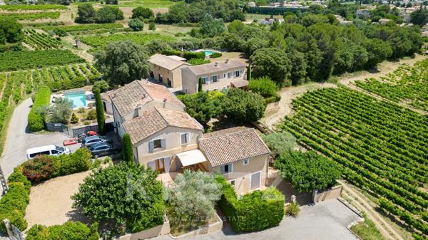 Très grande propriété d'exception - hameau privé à Vaison-La-Romaine