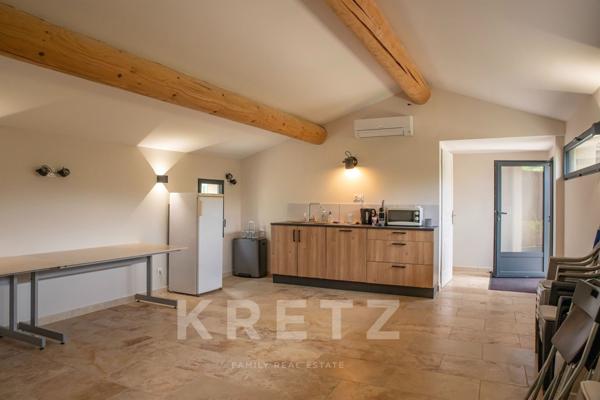 Très grande propriété d'exception - hameau privé à Vaison-La-Romaine