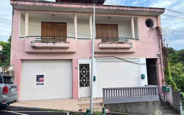 Maison à vendre    3 pièces •  Basse-Terre