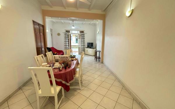 Maison à vendre    3 pièces •  Basse-Terre