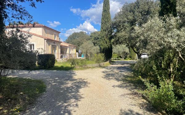 Maison à vendre    9 pièces •  Carpentras