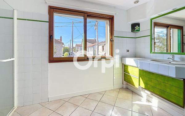 Maison à vendre    6 pièces •  Brive-la-Gaillarde