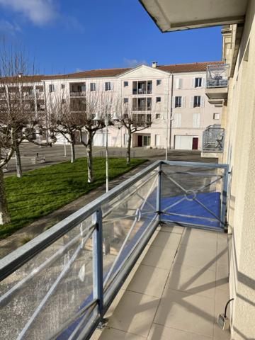 Appartement T3 avec balcon vue port de plaisance