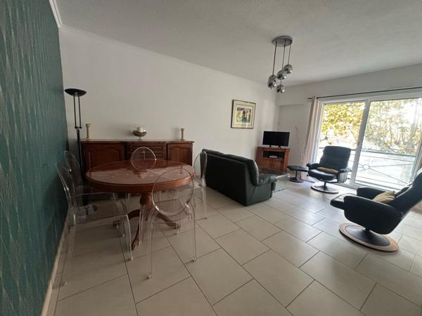 Appartement T3 avec balcon vue port de plaisance