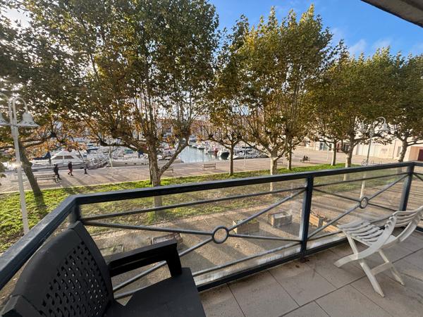 Appartement T3 avec balcon vue port de plaisance