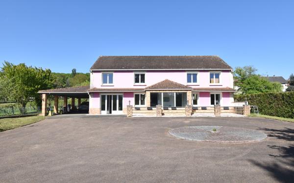 Maison à vendre    8 pièces • 259 m2 Arquian