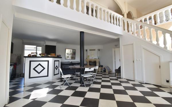 Maison à vendre    8 pièces • 259 m2 Arquian