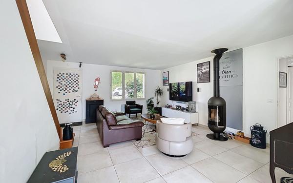 Maison à vendre    5 pièces • 140 m2 Montévrain