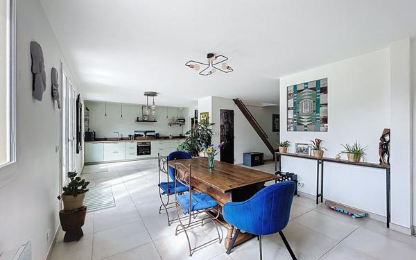 Maison à vendre    5 pièces • 140 m2 Montévrain