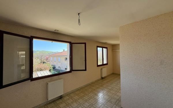 Maison à vendre    4 pièces •  Sain-Bel