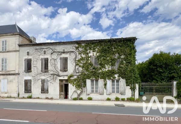 Maison à vendre 7 pièces 225 m² Barbezieux-Saint-Hilaire