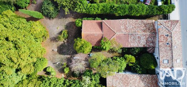 Maison à vendre 7 pièces 225 m² Barbezieux-Saint-Hilaire