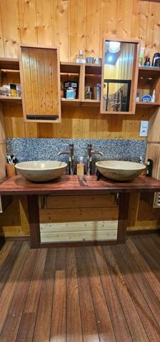 IMMEUBLE/MAISON en pierre 282 m2.