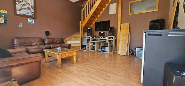 IMMEUBLE/MAISON en pierre 282 m2.