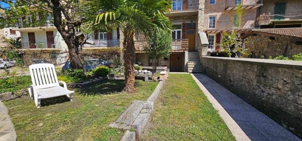 IMMEUBLE/MAISON en pierre 282 m2.