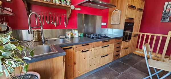 IMMEUBLE/MAISON en pierre 282 m2.