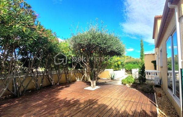 Découvrez cette magnifique maison individuelle d'environ 143 m² sur une parcelle de 720 m² située à Mèze, commune recherchée du Bassin
de Thau. Nichée dans un cadre paisible, cette propriété sans mitoyenneté offre un mode de vie charmant et relaxant grâce à son espace, son
confort et sa sérénité.
Cette maison se distingue par ses espaces généreux et aérés.
Au RDC, on découvre une spacieuse et accueillante pièce de vie, séjour, salle à manger, cuisine semi ouverte et arrière cuisine, une véranda,
deux chambres, une salle de bain et un toilette indépendant.
Au niveau supérieur, on profite de deux chambres et d'une salle d'eau.
La salon, la salle à manger, la véranda et une chambre s'ouvre sur la terrasse et la piscine, l'orientation optimale de la maison assure un
apport en lumière naturelle tout au long de la journée, créant une ambiance douce et agréable.
L' extérieur sans aucun vis à vis est un véritable atout avec une piscine accueillante et plusieurs terrasses idéales pour profiter des beaux
jours. De plus, la verdure et les jardins paysagers vous garantissent un bien être incomparable.
Une pergola, un pool house, un garage et deux stationnement complète parfaitement cette propriété.
Aucun travaux à prévoir, la maison est parfaitement entretenue.
Nombreuses prestations de qualité: climatisation réversible, géothermie, store banne, volets électriques, variateurs de lumière, forage,
arrosage automatique, éclairages de jardin, piscine à électrolyse, douche extérieur, garage, stationnement ...
Ne manquez pas cette opportunité, n'hésitez pas à me contacter pour plus d'information.