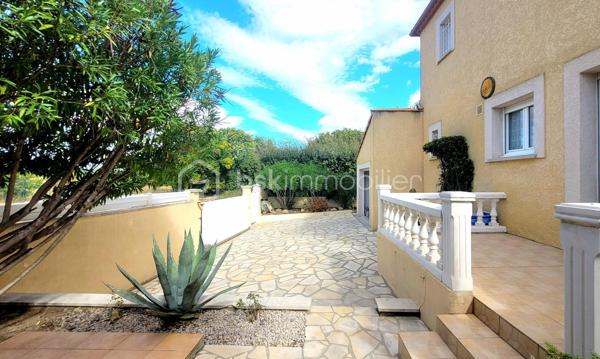 Découvrez cette magnifique maison individuelle d'environ 143 m² sur une parcelle de 720 m² située à Mèze, commune recherchée du Bassin
de Thau. Nichée dans un cadre paisible, cette propriété sans mitoyenneté offre un mode de vie charmant et relaxant grâce à son espace, son
confort et sa sérénité.
Cette maison se distingue par ses espaces généreux et aérés.
Au RDC, on découvre une spacieuse et accueillante pièce de vie, séjour, salle à manger, cuisine semi ouverte et arrière cuisine, une véranda,
deux chambres, une salle de bain et un toilette indépendant.
Au niveau supérieur, on profite de deux chambres et d'une salle d'eau.
La salon, la salle à manger, la véranda et une chambre s'ouvre sur la terrasse et la piscine, l'orientation optimale de la maison assure un
apport en lumière naturelle tout au long de la journée, créant une ambiance douce et agréable.
L' extérieur sans aucun vis à vis est un véritable atout avec une piscine accueillante et plusieurs terrasses idéales pour profiter des beaux
jours. De plus, la verdure et les jardins paysagers vous garantissent un bien être incomparable.
Une pergola, un pool house, un garage et deux stationnement complète parfaitement cette propriété.
Aucun travaux à prévoir, la maison est parfaitement entretenue.
Nombreuses prestations de qualité: climatisation réversible, géothermie, store banne, volets électriques, variateurs de lumière, forage,
arrosage automatique, éclairages de jardin, piscine à électrolyse, douche extérieur, garage, stationnement ...
Ne manquez pas cette opportunité, n'hésitez pas à me contacter pour plus d'information.