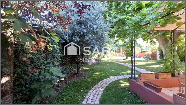 Maison de charme rénovée, jardin paysagé & piscine