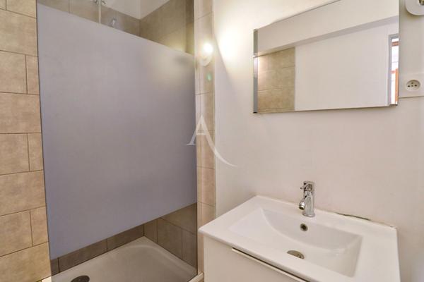 APPARTEMENT TYPE 5 DE 134.56 M2 PLACE DE PARKING ET CAVES