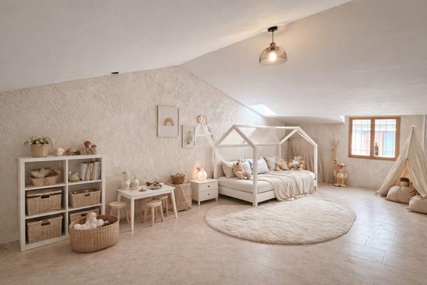 APPARTEMENT TYPE 5 DE 134.56 M2 PLACE DE PARKING ET CAVES