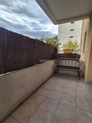 T3 61M2 ST Tronc 10ème Terrasse + place de parking