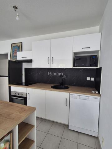 T3 61M2 ST Tronc 10ème Terrasse + place de parking