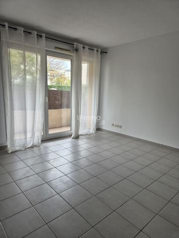 T3 61M2 ST Tronc 10ème Terrasse + place de parking