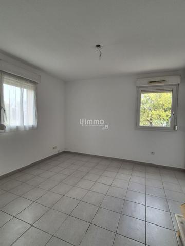 T3 61M2 ST Tronc 10ème Terrasse + place de parking