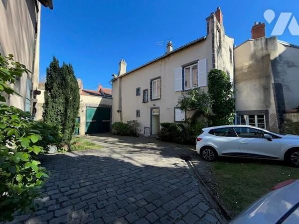 Hôtel particulier du 18ème siècle avec Dépendances