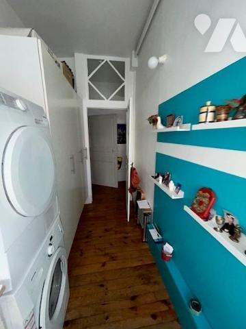 Hôtel particulier du 18ème siècle avec Dépendances