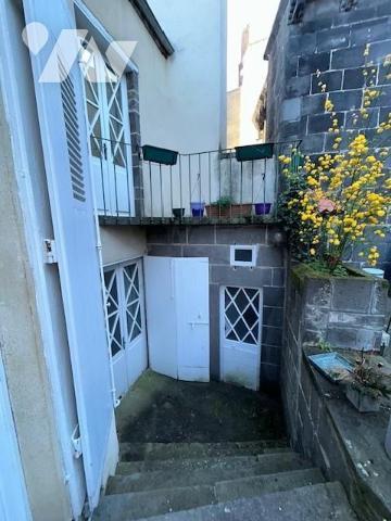 Hôtel particulier du 18ème siècle avec Dépendances