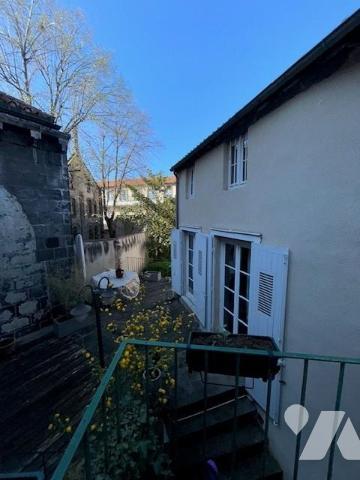 Hôtel particulier du 18ème siècle avec Dépendances