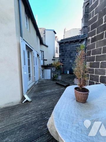 Hôtel particulier du 18ème siècle avec Dépendances