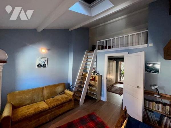 Hôtel particulier du 18ème siècle avec Dépendances