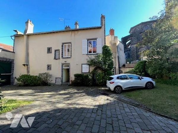 Hôtel particulier du 18ème siècle avec Dépendances
