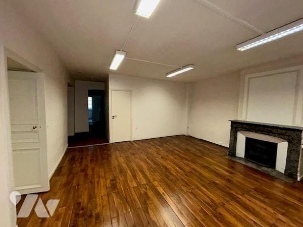 Hôtel particulier du 18ème siècle avec Dépendances