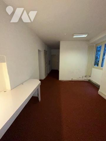 Hôtel particulier du 18ème siècle avec Dépendances