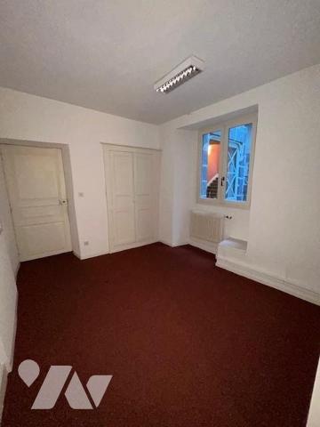 Hôtel particulier du 18ème siècle avec Dépendances