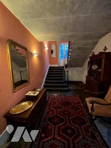 Hôtel particulier du 18ème siècle avec Dépendances