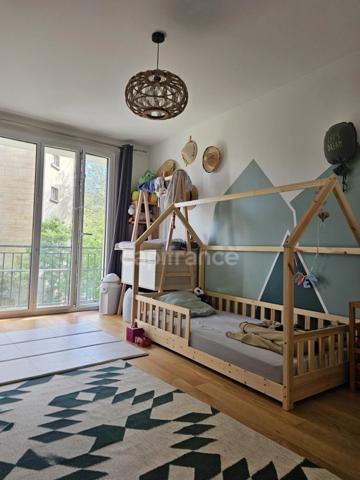 Appartement familial lumineux avec balcon, cave et parking