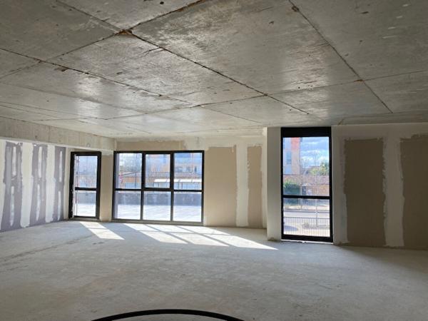 Local commercial centre village Attignat