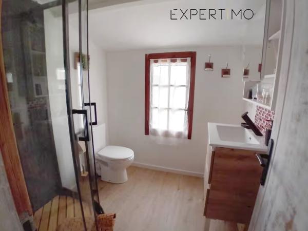 Nieuil-l'Espoir (86340) Magnifique chalet en bois tout équipé, vendu avec son mobilier, commerces à proximité à seulement 20 minutes d