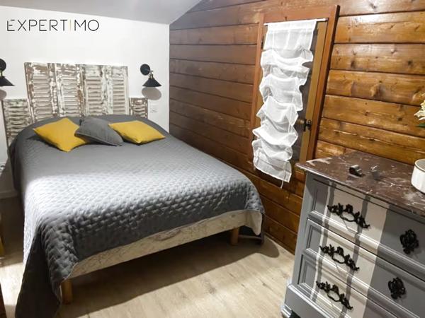 Nieuil-l'Espoir (86340) Magnifique chalet en bois tout équipé, vendu avec son mobilier, commerces à proximité à seulement 20 minutes d