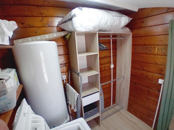 Nieuil-l'Espoir (86340) Magnifique chalet en bois tout équipé, vendu avec son mobilier, commerces à proximité à seulement 20 minutes d