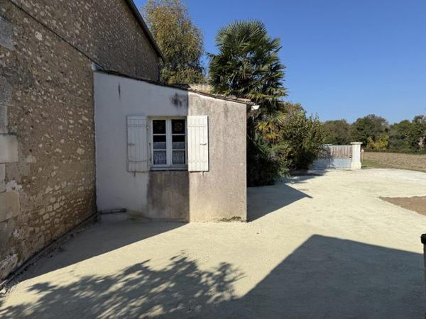 Maison charentaise Cravans 120 m²