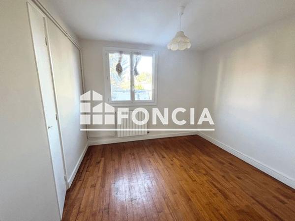 Location Appartement 3 pièces 52.8 m² - 41-43 RUE ROGER SALENGRO Bourg Les Valence 26500